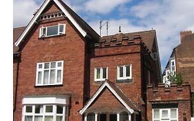 3 Studio Avenue House